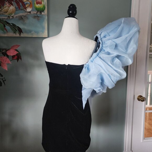 Dramatic Velvet MiniDress - Picture 4 of 5